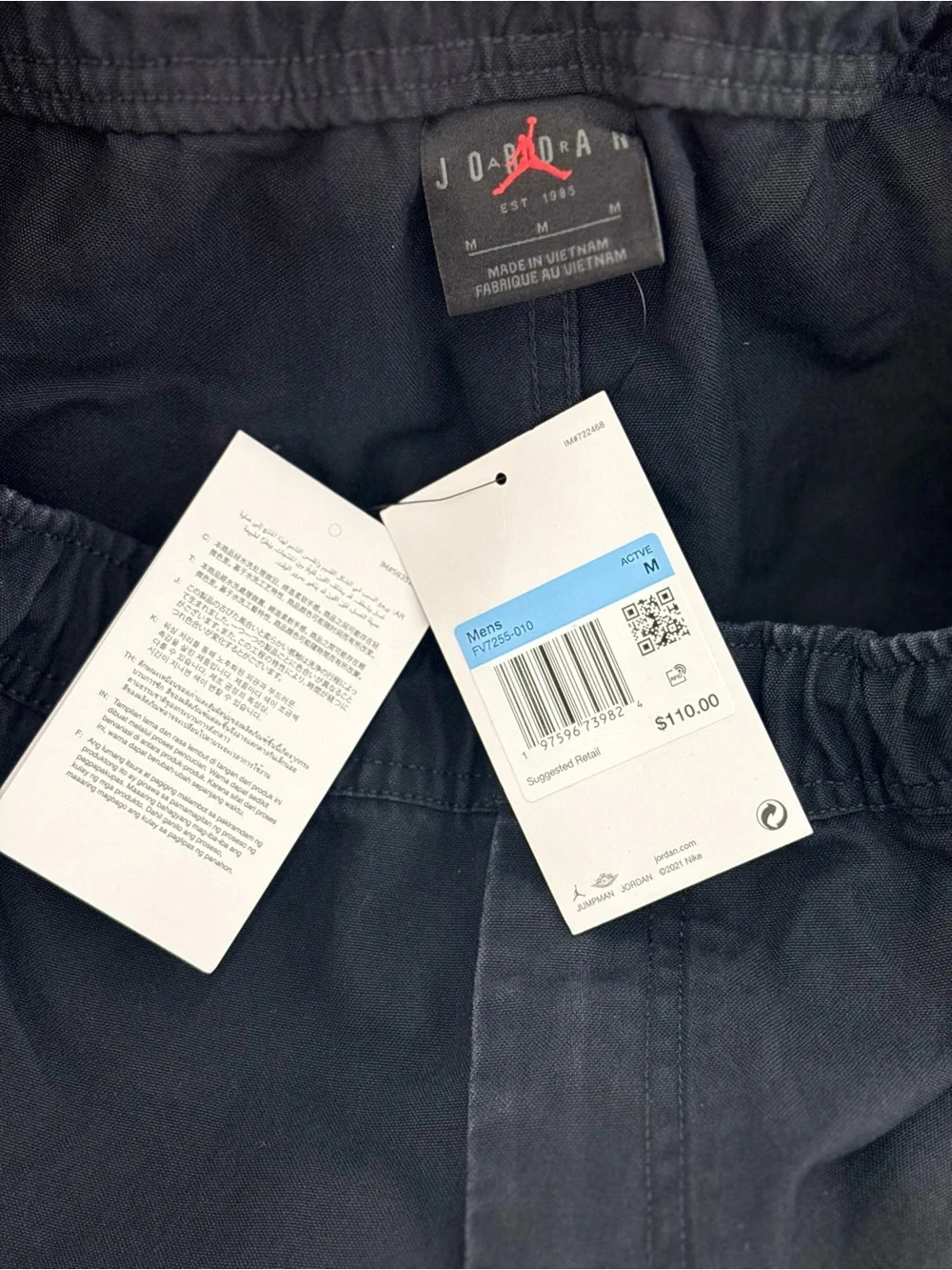 Jordan Black Cargo Pants with Subtle JumpMan logo FV7255-010 Men’s size M NEW